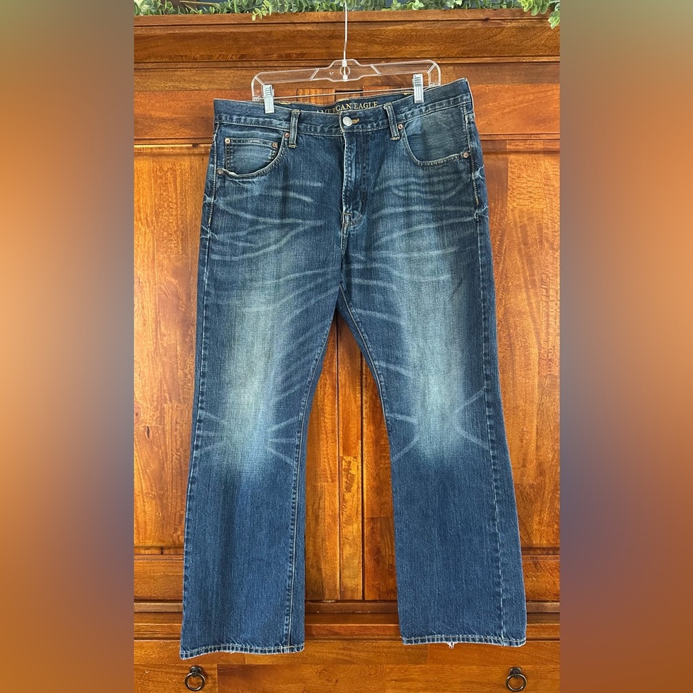 American Eagle Outfitters Men's Faded Blue Straight Jeans
